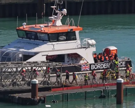 British Ministers Affirm ‘One In, One Out’ Deal with France Will Proceed Amid Legal Injunction