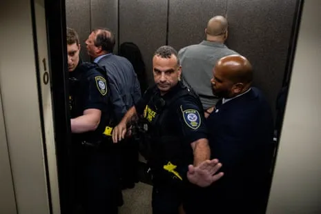 New York Officials Arrested After Blocking Ice Entry to Federal Building